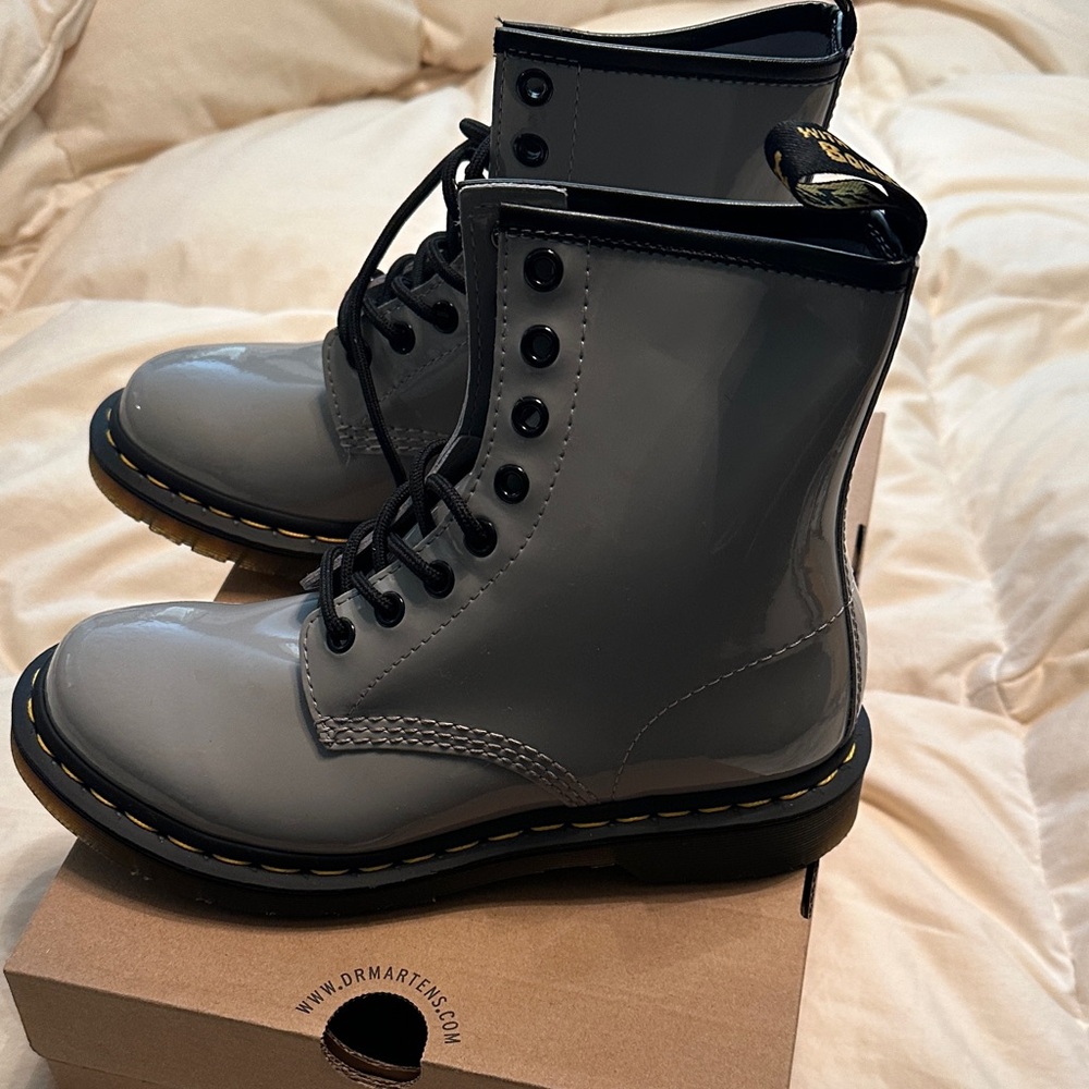 Dr. Martens 1460 Gray Patent Leather Boots NIB - Picture 3 of 9